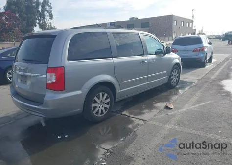 2013 Chrysler Town & Country Touring z USA, uszkodzony, nr VIN 2C4RC1BG1DR690819